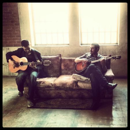 Fotografía realizada por Paz Otero en la grabación del Videoclip "Dios se lo pague" junto a Luis Eduardo Aute